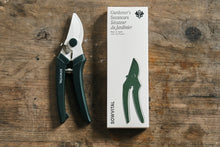 Load image into Gallery viewer, Sowvital Gardener's Secateurs