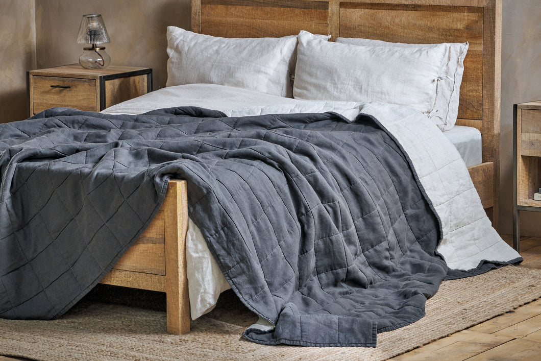 Linen Bed Quilt in Charcoal