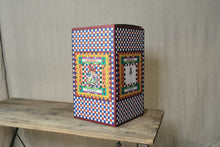 Load image into Gallery viewer, Ottolenghi Vase 04 - Lady Fish
