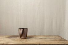 Load image into Gallery viewer, Black &amp; Natural Drip Pot - Dia: 12cm
