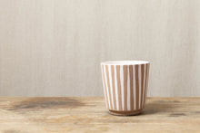 Load image into Gallery viewer, White &amp; Natural Drip Pot - Dia: 12cm
