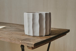 White Ribbed Pot - Dia: 16cm, 20cm