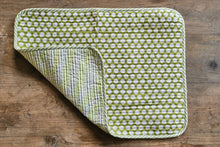 Load image into Gallery viewer, Quilted Cotton Reversible Placemat - Green
