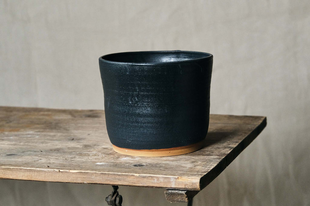 Handmade Ceramic Pot w/ Matte Black Glaze - Dia: 14cm, 17cm