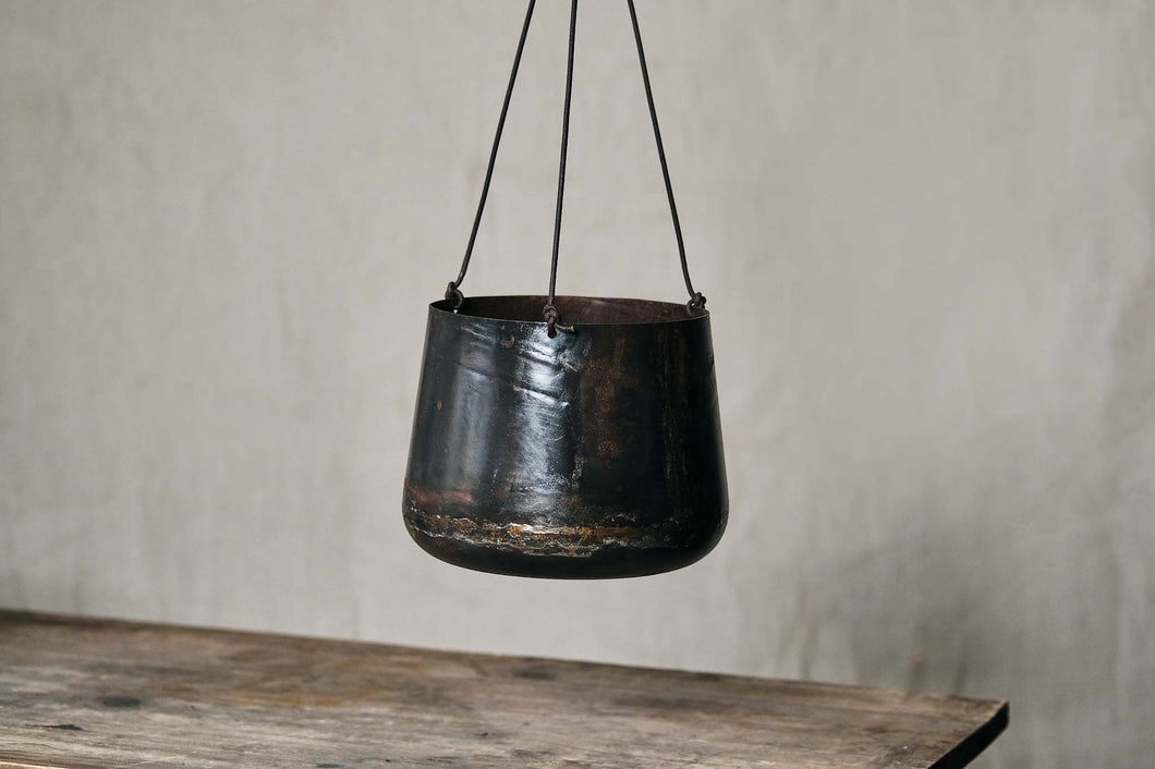 Iron Hanging Pot - Dia: 16cm, 19cm